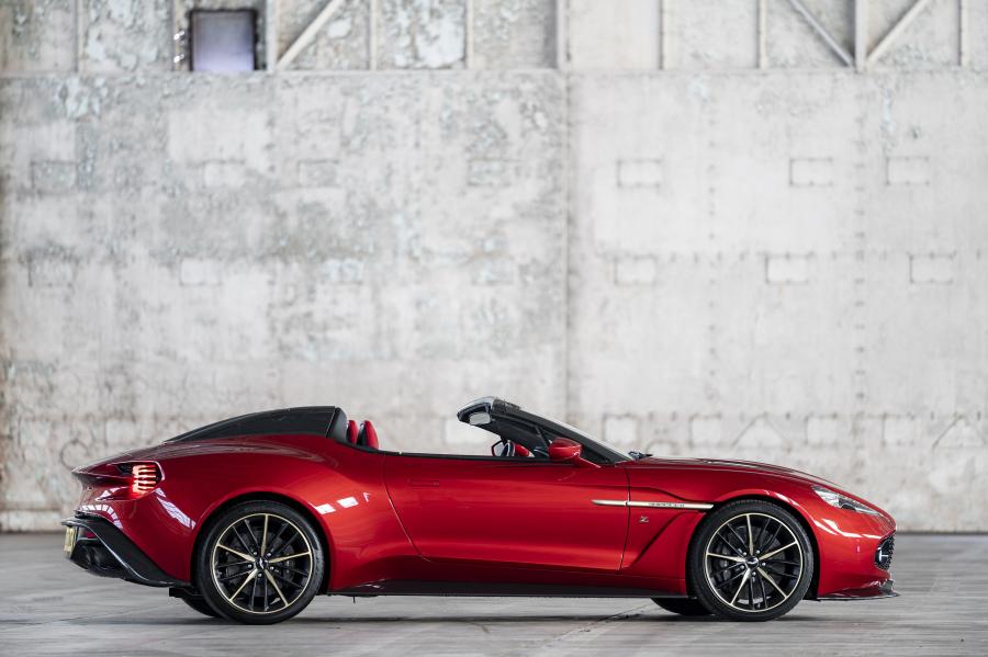  Aston Martin Vanquish Zagato Speedster 2018 года  (UK) (фото 17 из 52)